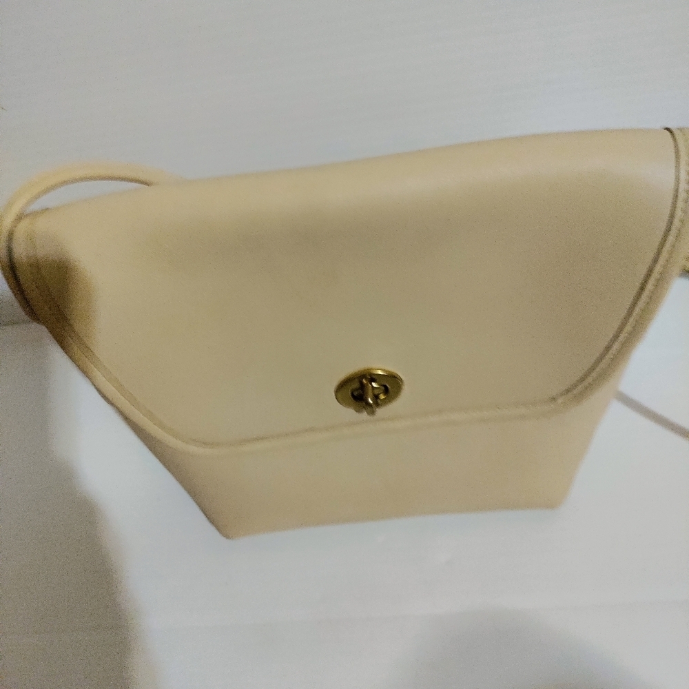Vintage Coach Quincy Crossbody Bag Cream Leather Toggle Purse - Picture 6 of 16